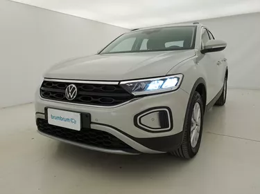 Volkswagen T-Roc Life DSG 1.5 Benzina 150CV Automatico Visione frontale