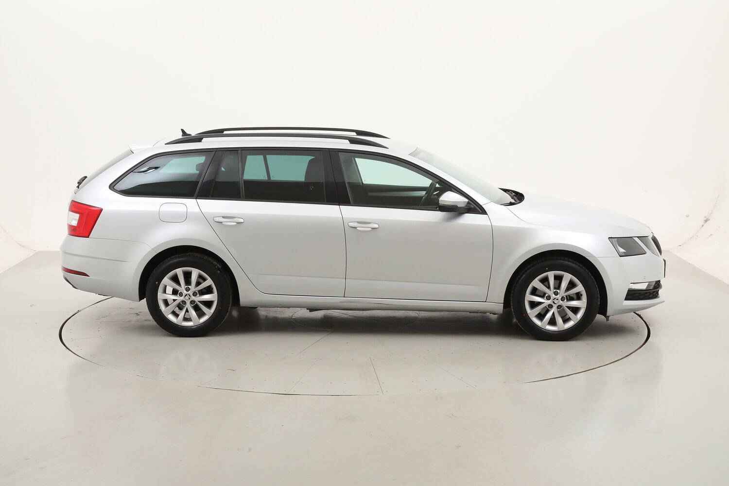 Skoda Octavia Wagon Executive DSG usata del 2019 con 131.437 km