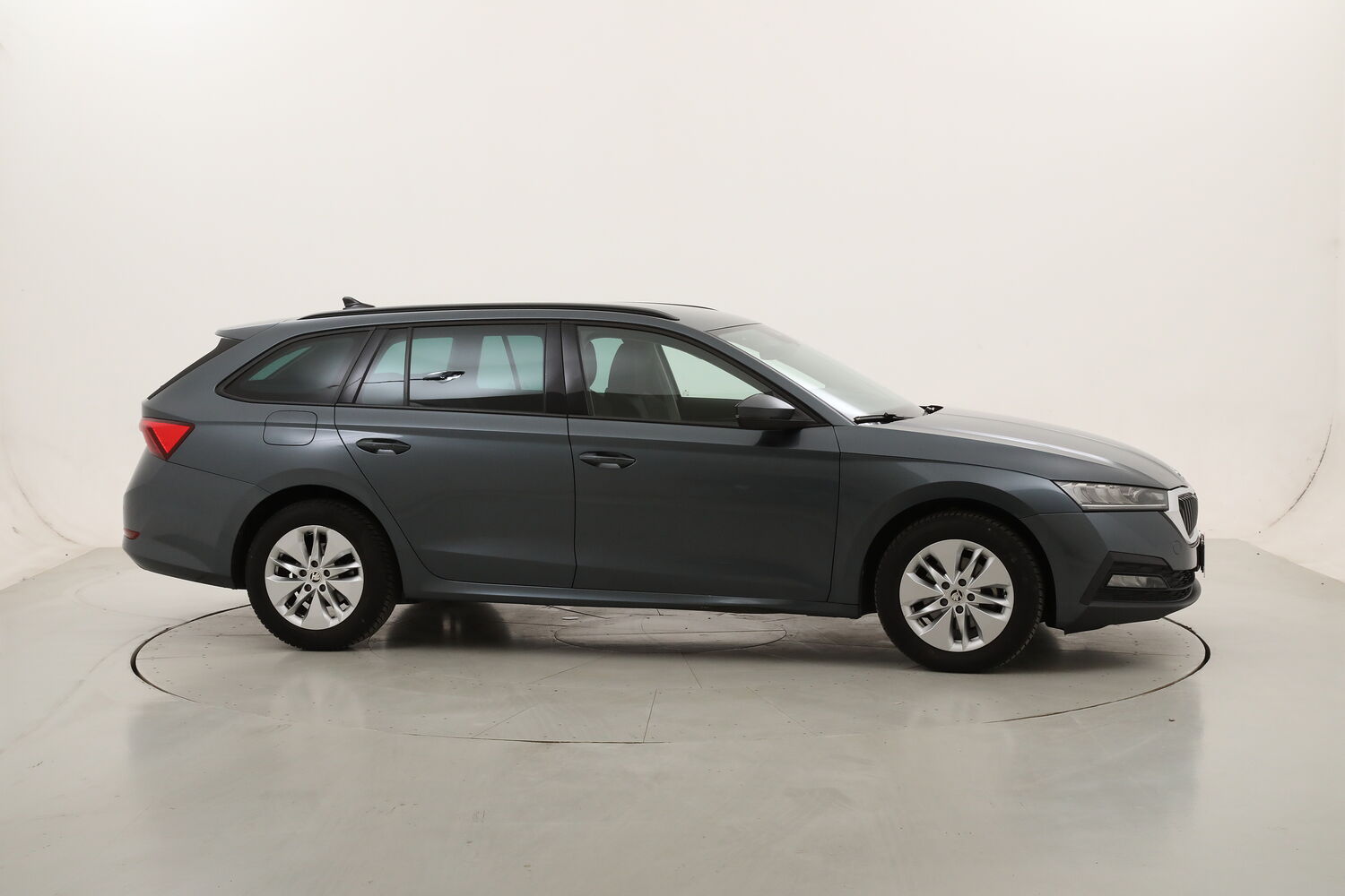 Skoda Octavia Wagon Executive DSG usata del 2021 con 124.687 km