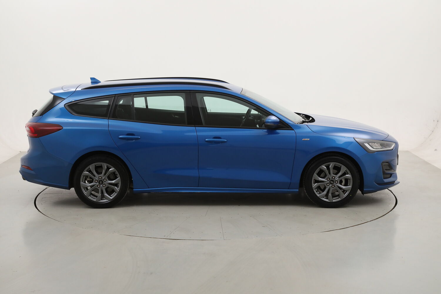 Ford Focus SW Hybrid ST-Line Design usata del 2023 con 68.931 km