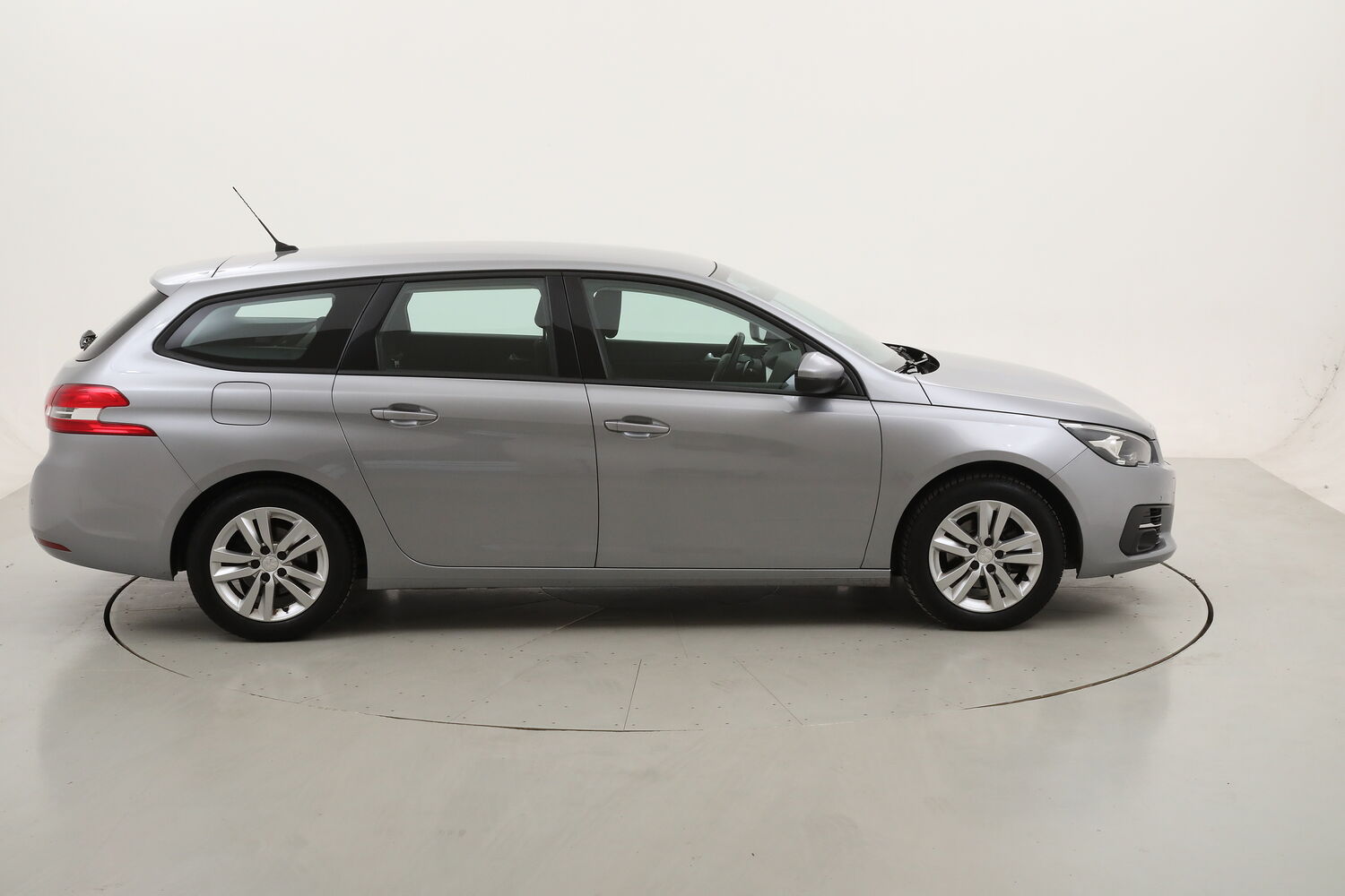 Peugeot 308 SW Active Business EAT8 usata del 2021 con 99.536 km
