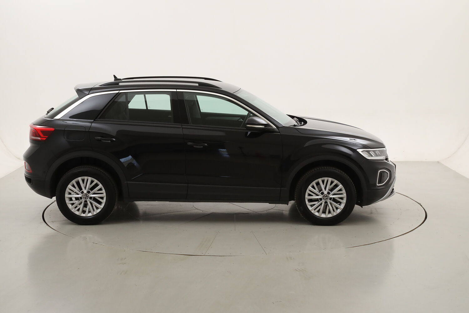 Volkswagen T-Roc Life DSG usata del 2023 con 60.209 km