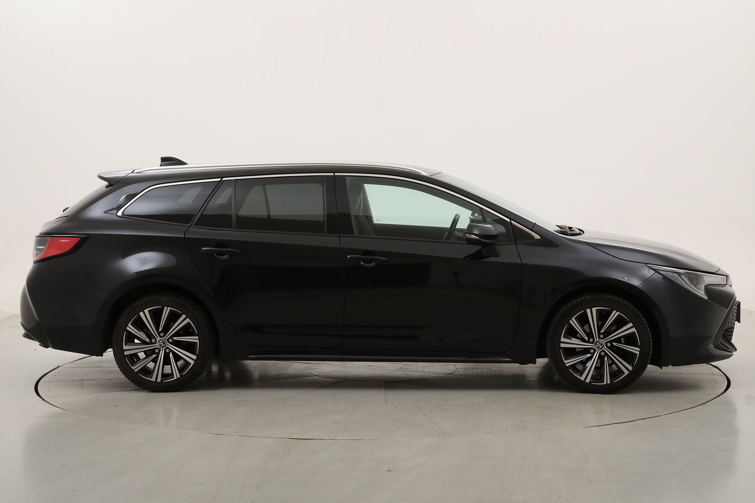 Toyota Corolla TS Hybrid Style usata del 2022 con 70.064 km