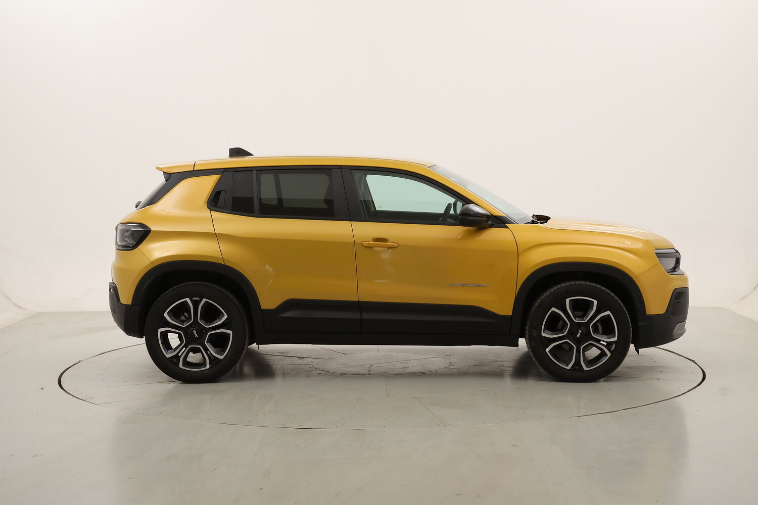 Jeep Avenger Summit usata del 2025 con 22.721 km