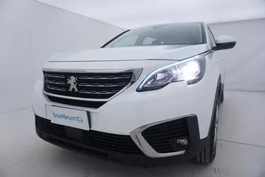 Peugeot 5008 Business EAT8 - 7 posti 1.5 Diesel 131CV Automatico Visione frontale