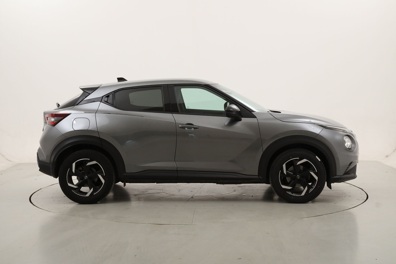 Nissan Juke N-Connecta DCT usata del 2024 con 42.131 km