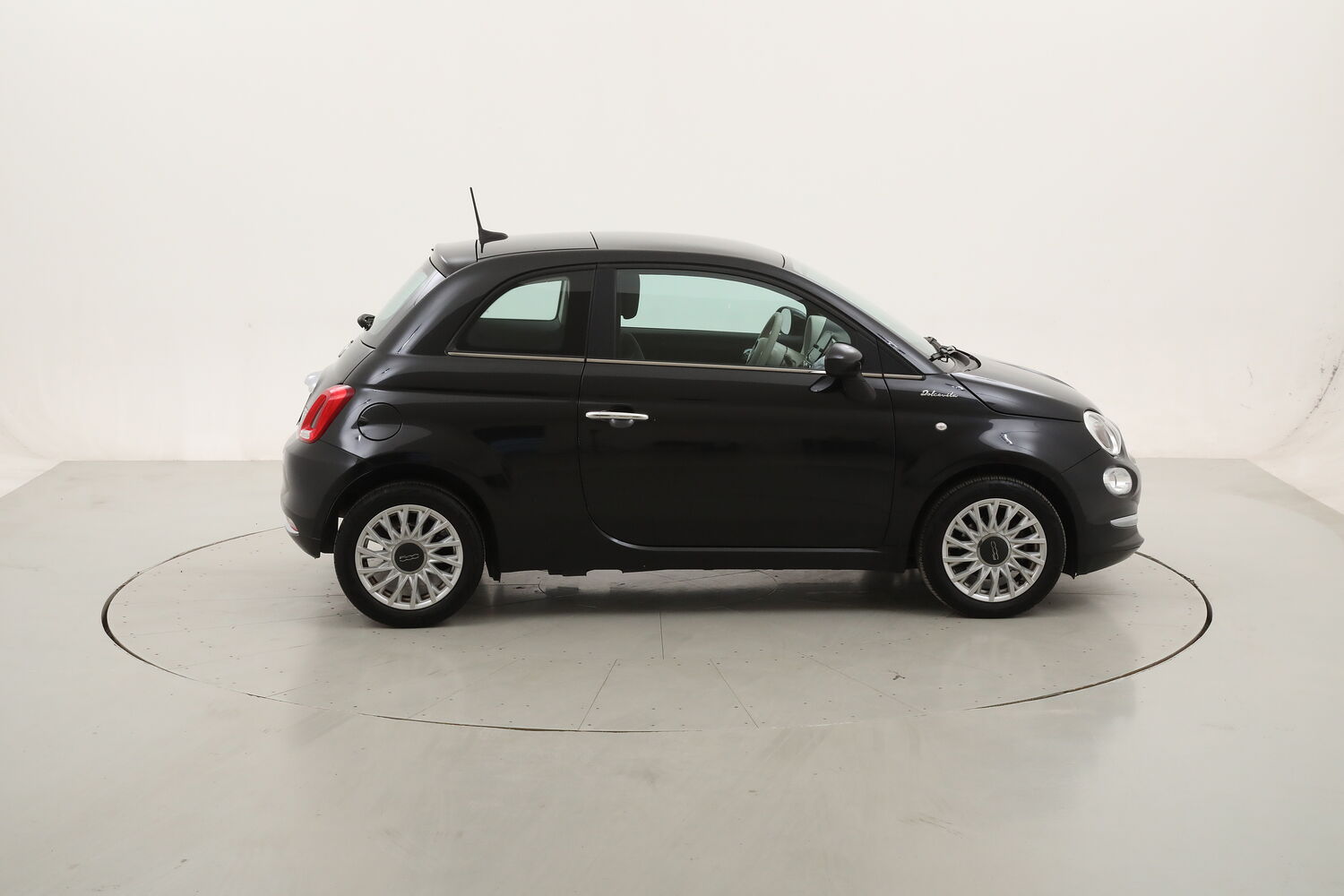 Fiat 500 Hybrid Dolcevita usata del 2022 con 57.565 km