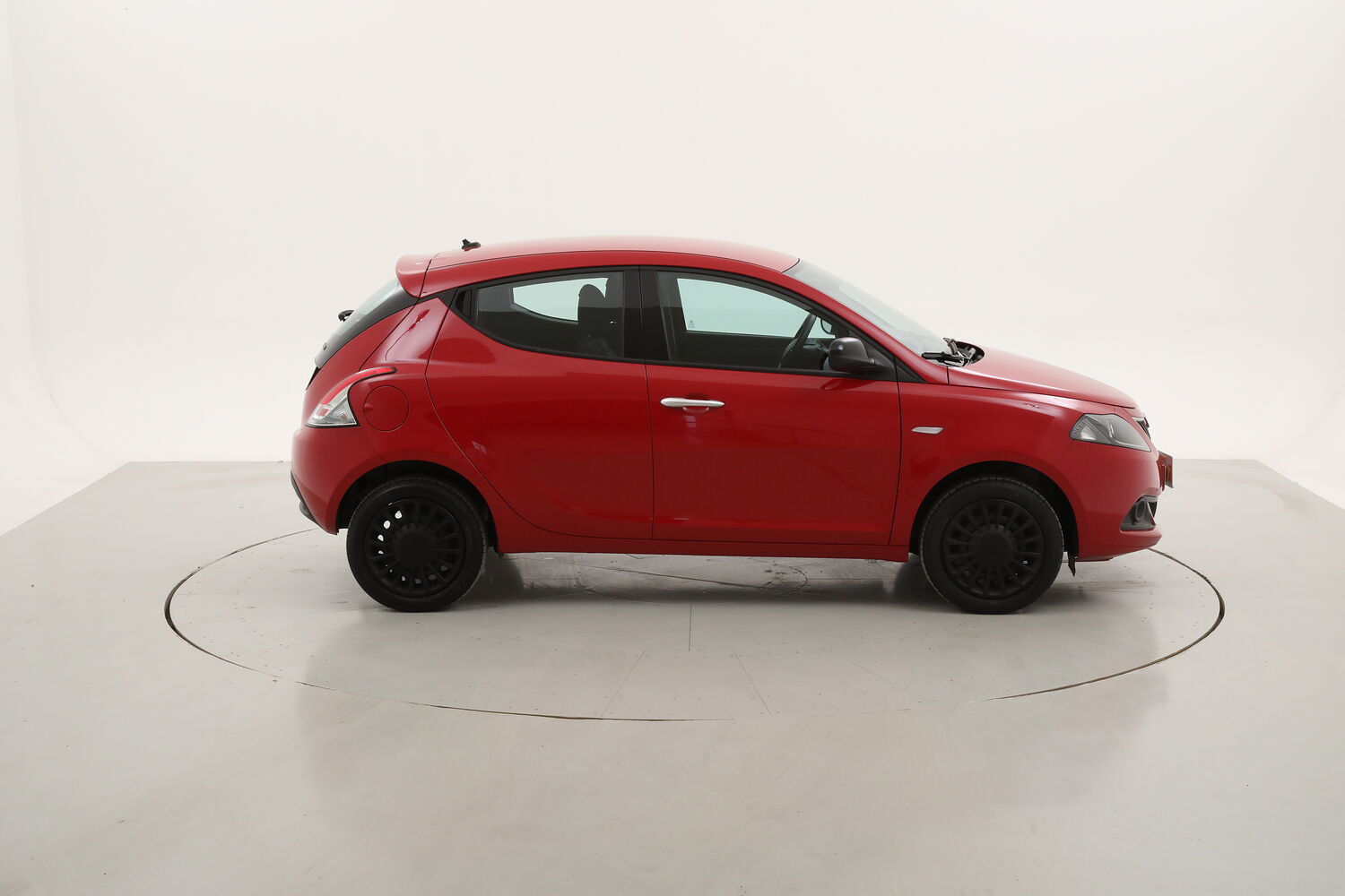 Lancia Ypsilon Hybrid Silver usata del 2023 con 27.821 km