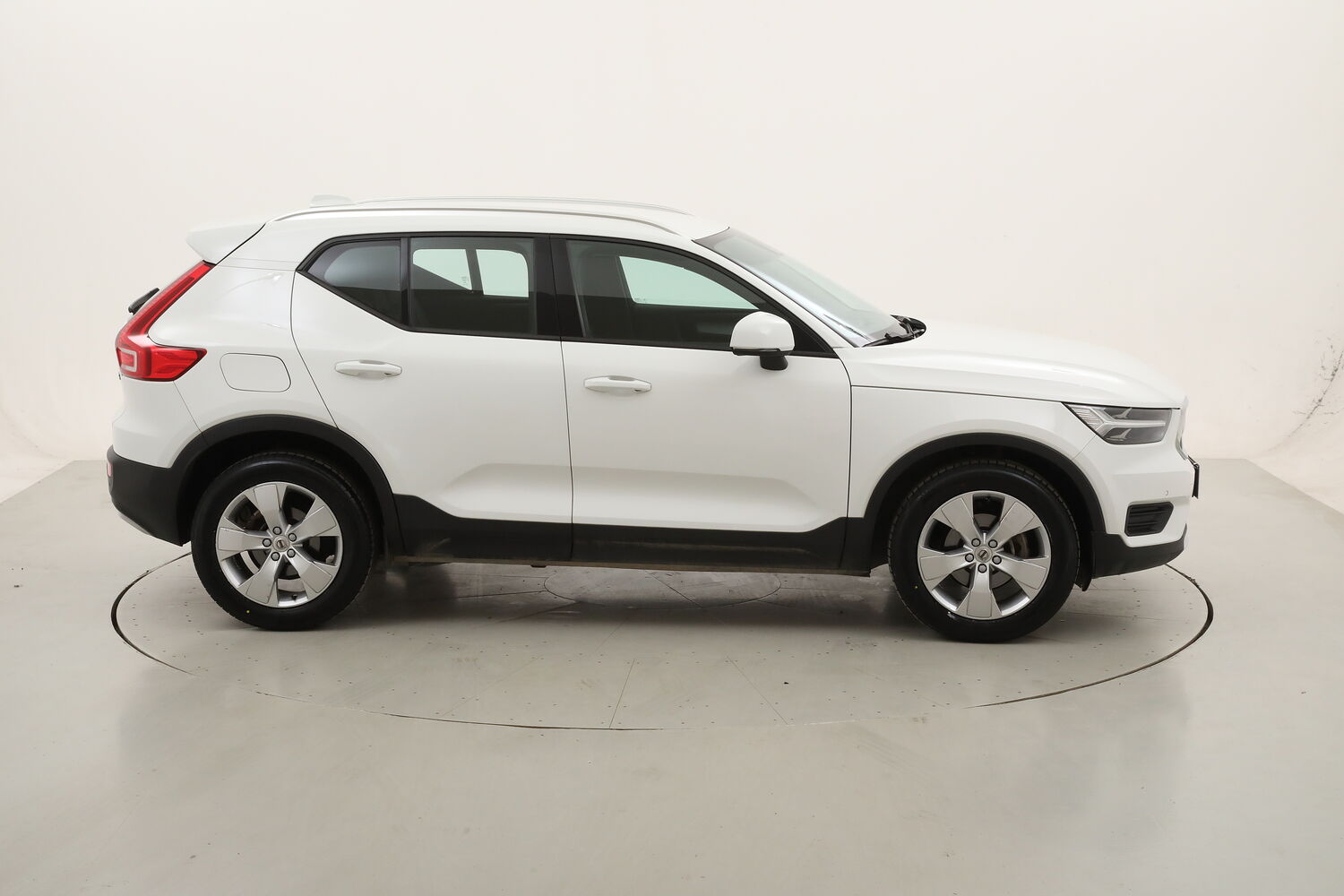 Volvo XC40 T3 Momentum Pro Geartronic usata del 2021 con 109.903 km
