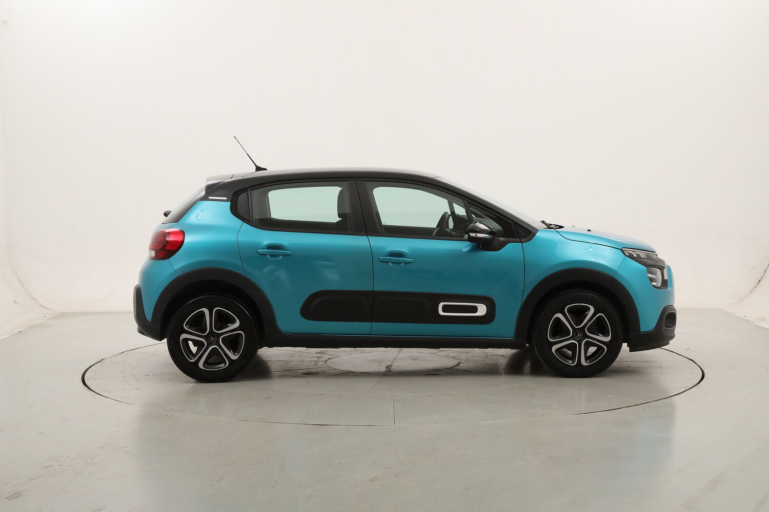 Citroen C3 Shine EAT6 usata del 2022 con 48.528 km