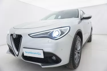 Alfa Romeo Stelvio Business  Q4 AT8 2.1 Diesel 190CV Automatico Visione frontale