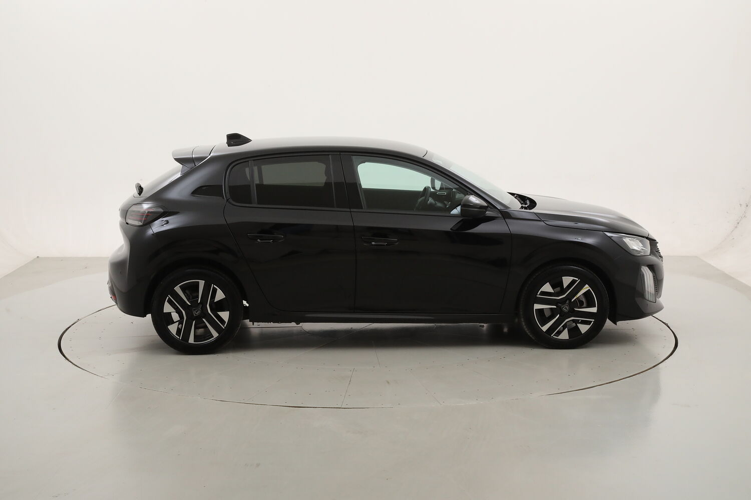 Peugeot 208 Allure usata del 2025 con 10.962 km