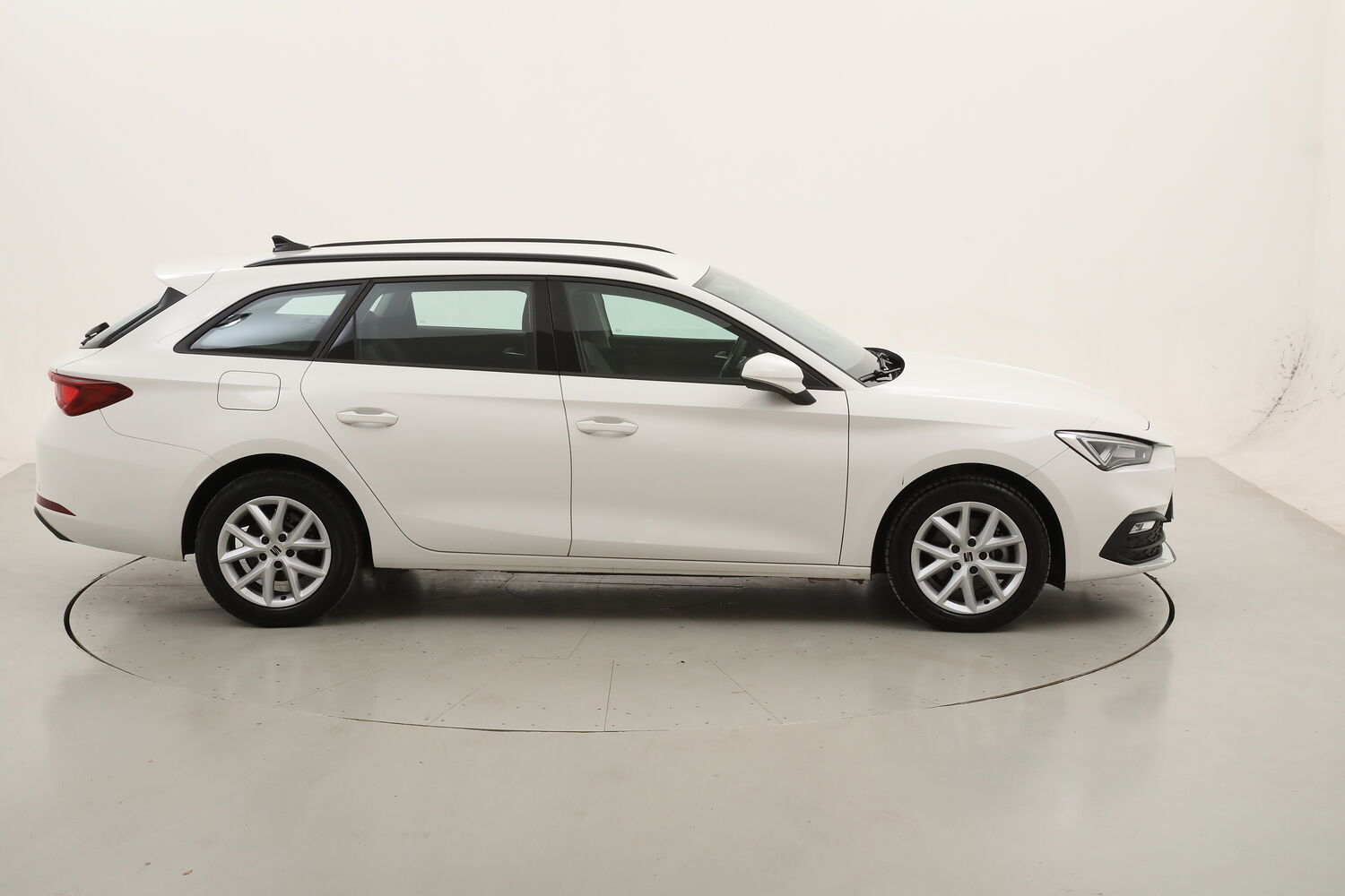 Seat Leon ST Business usata del 2023 con 31.621 km