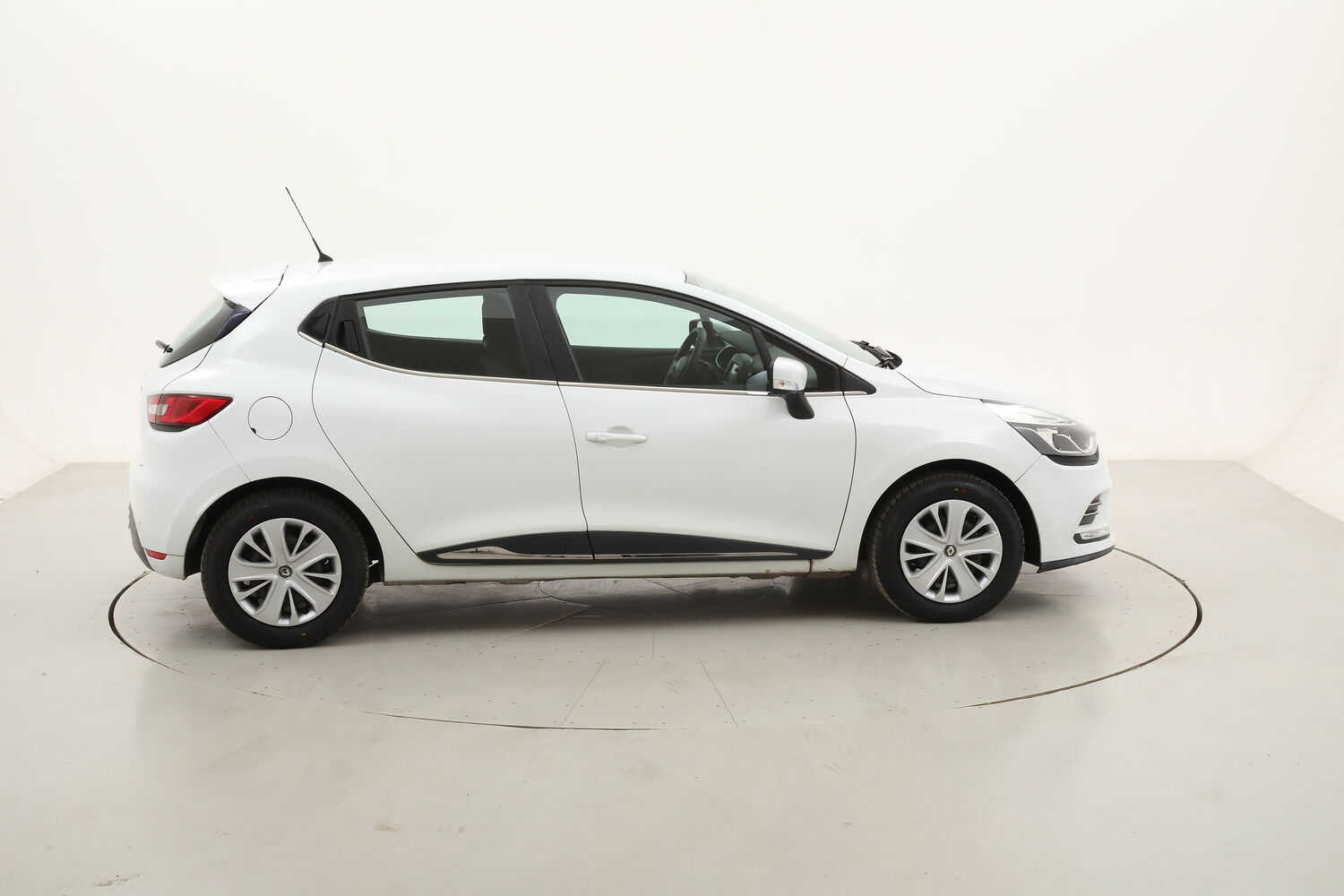 Renault Clio Energy Zen usata del 2018 con 85.948 km