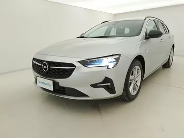 Opel Insignia ST Ultimate 2.0 Diesel 174CV Manuale Visione frontale