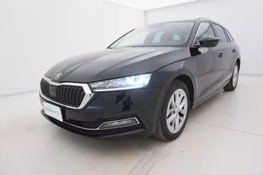 Skoda Octavia Wagon Style DSG 2.0 Diesel 116CV Automatico Visione frontale