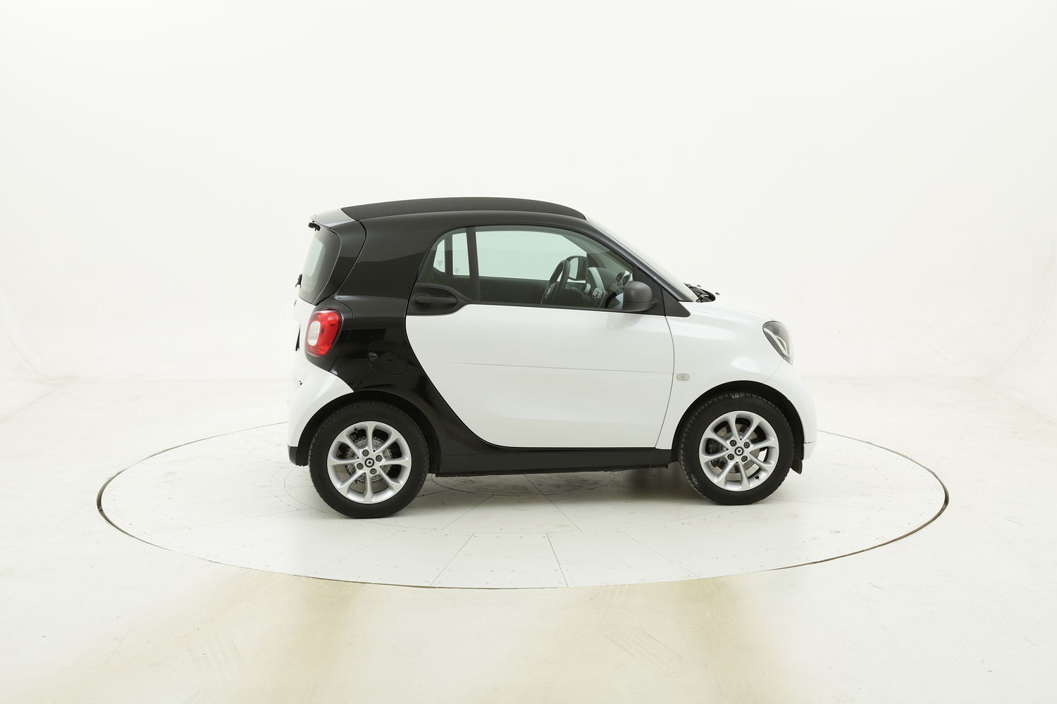 Smart Fortwo Youngster twinamic usata del 2017 con 105.767 km