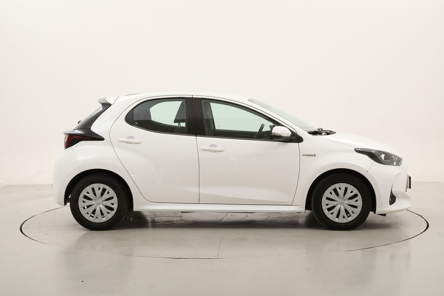 Toyota Yaris Hybrid Business usata del 2020 con 92.365 km