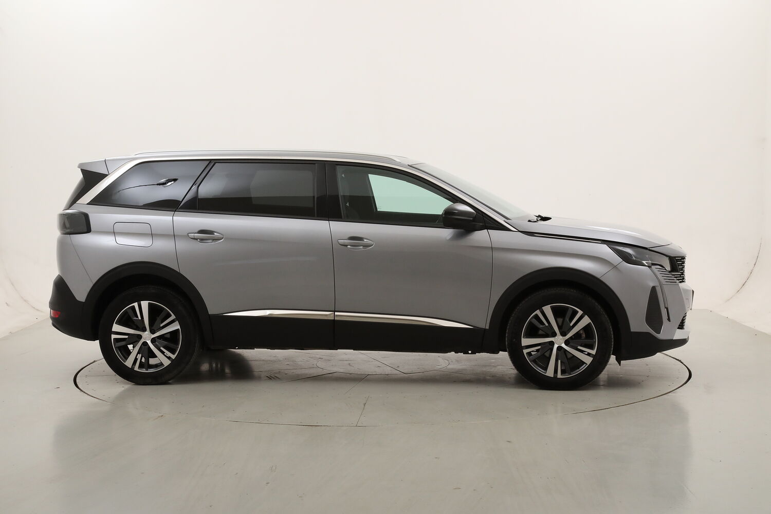Peugeot 5008 Allure Pack EAT8 - 7 posti usata del 2024 con 51.172 km