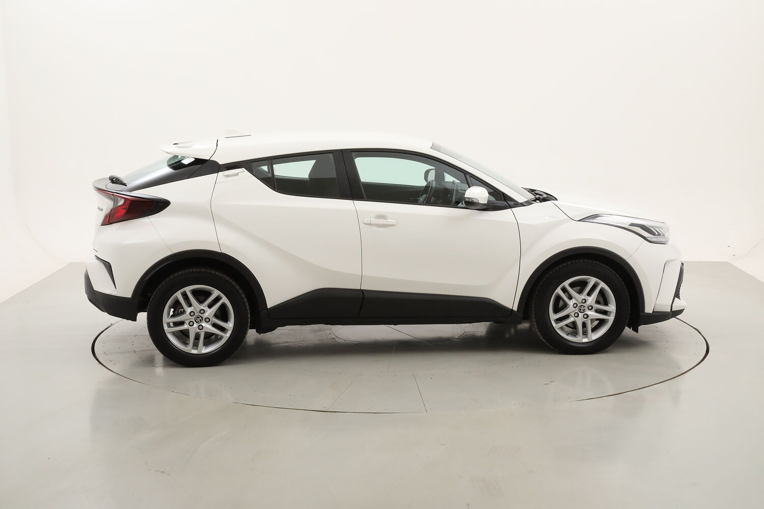 Toyota C-HR Hybrid Active usata del 2023 con 35.276 km