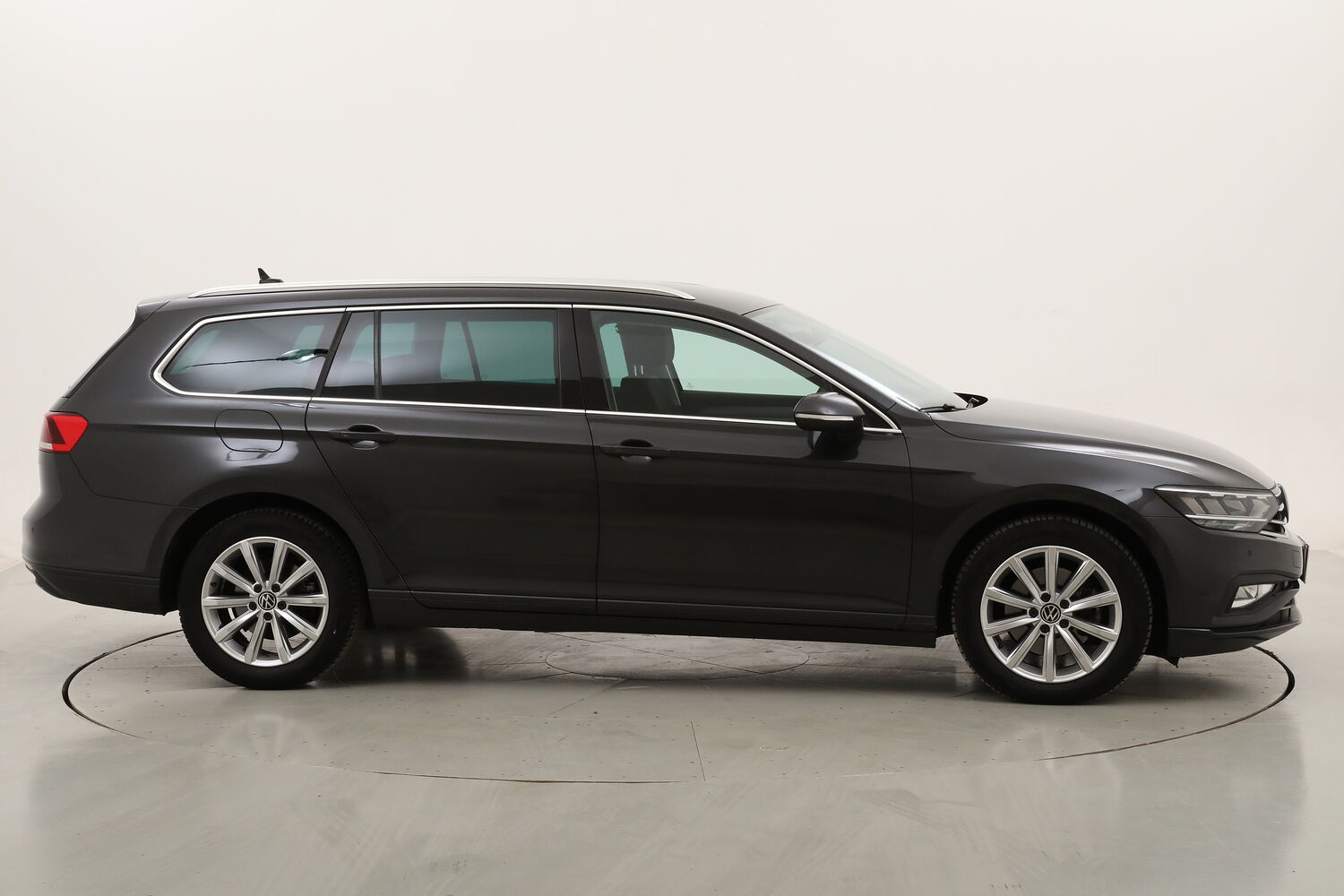 Volkswagen Passat Variant Business DSG usata del 2022 con 109.700 km