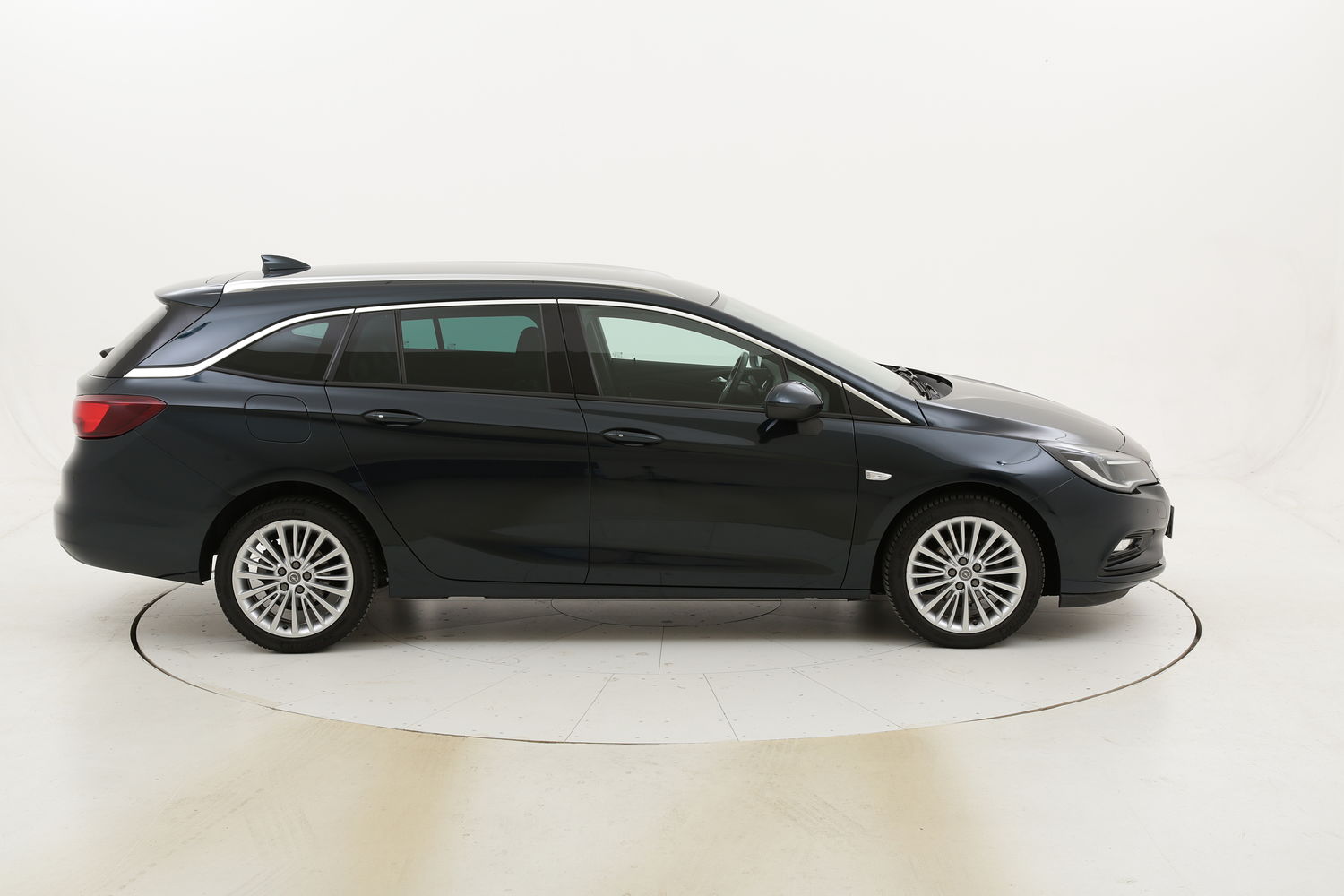 Opel Astra ST Innovation usata del 2017 con 104.944 km