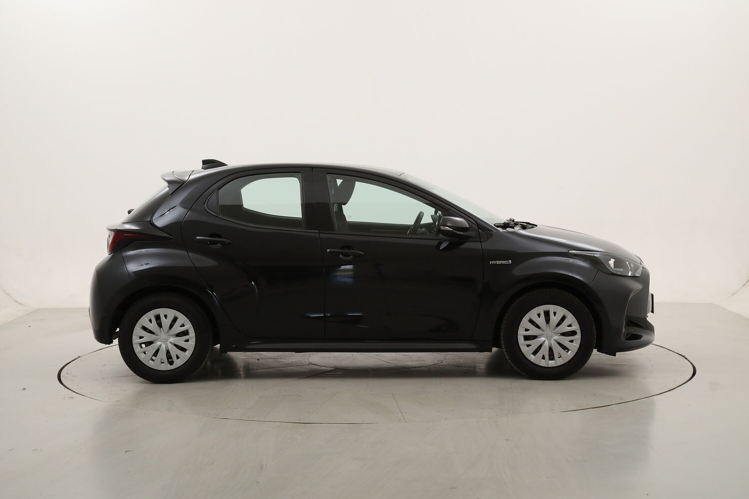 Toyota Yaris Hybrid Business usata del 2021 con 57.233 km