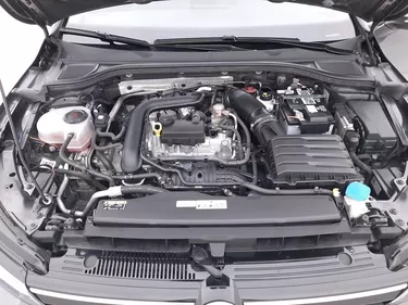 Volkswagen Golf Hybrid Life DSG 1.0 Mild Hybrid 110CV Automatico Vano motore