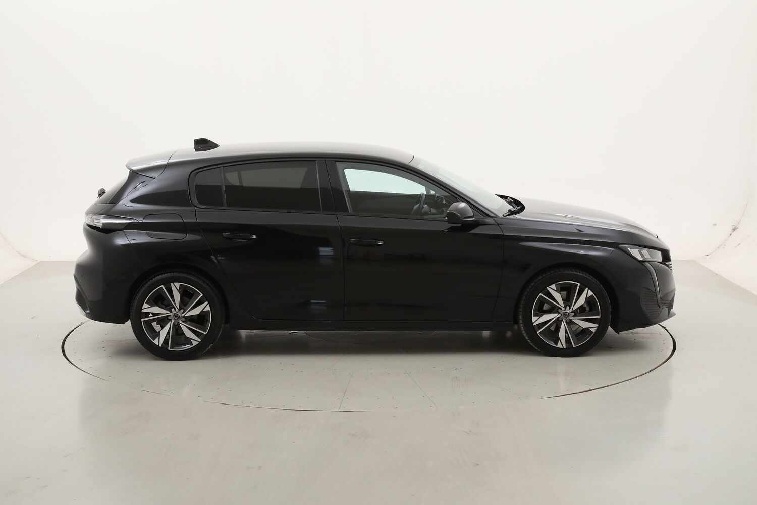 Peugeot 308 Allure EAT8 usata del 2023 con 75.930 km