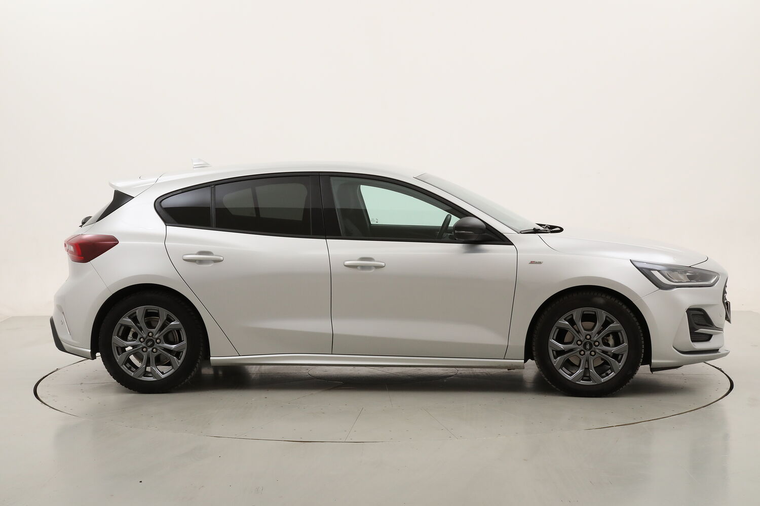 Ford Focus Hybrid ST-Line Design Powershift usata del 2024 con 57.718 km
