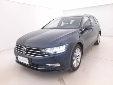 Volkswagen Passat Variant Business 2.0 Diesel 150CV Manuale Visione frontale