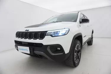 Jeep Compass T4 Trailhawk 4xe AT6 1.3 Plug-In Hybrid 240CV Automatico Visione frontale