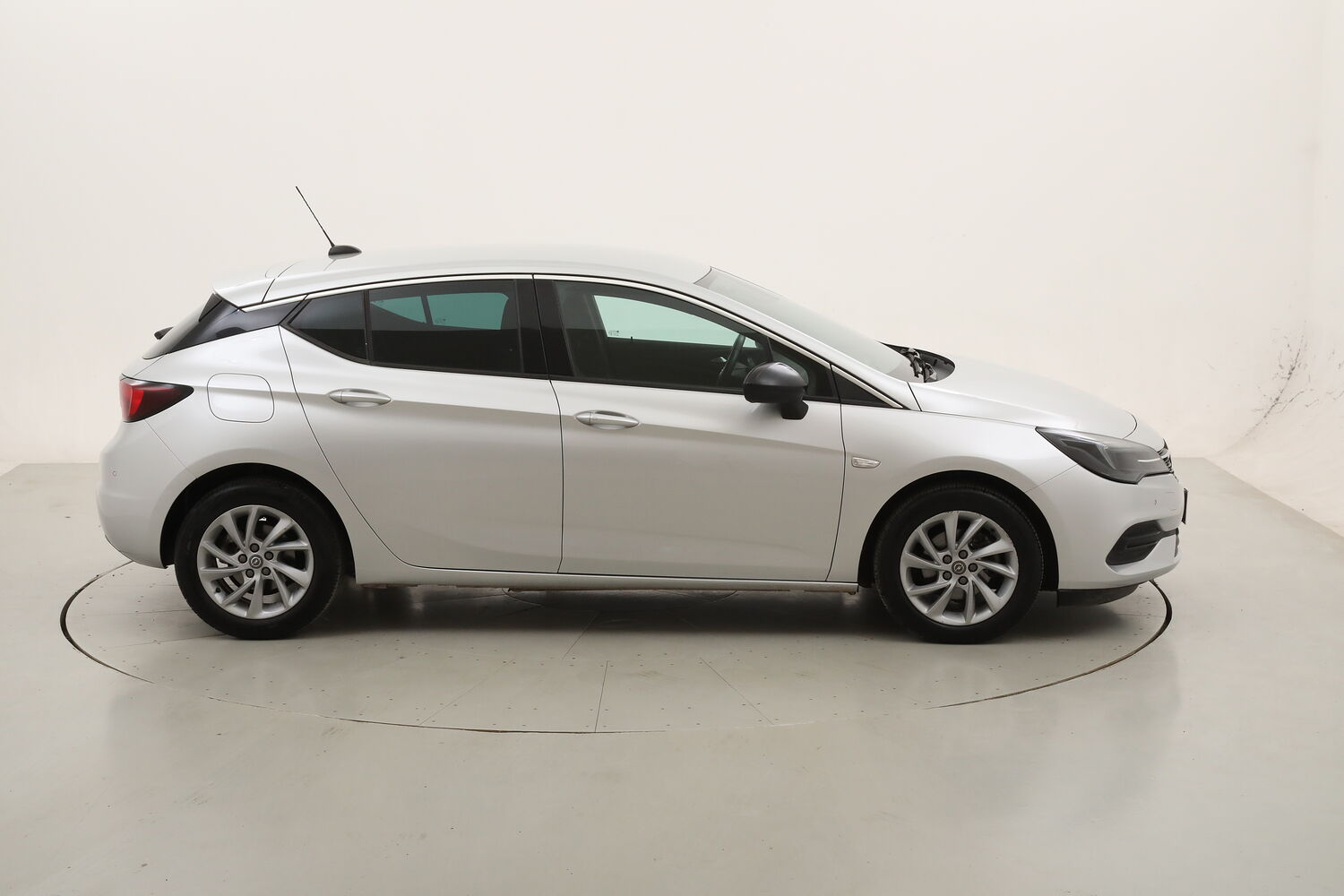 Opel Astra Business Elegance AT9 usata del 2021 con 107.673 km