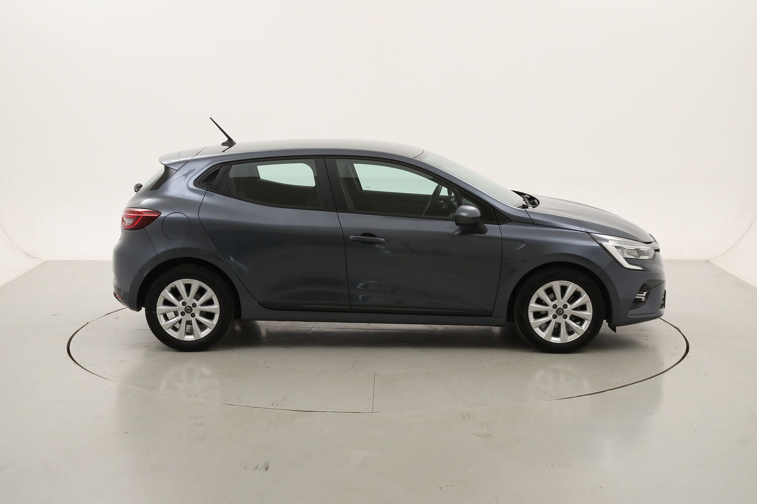 Renault Clio Business usata del 2020 con 21.879 km