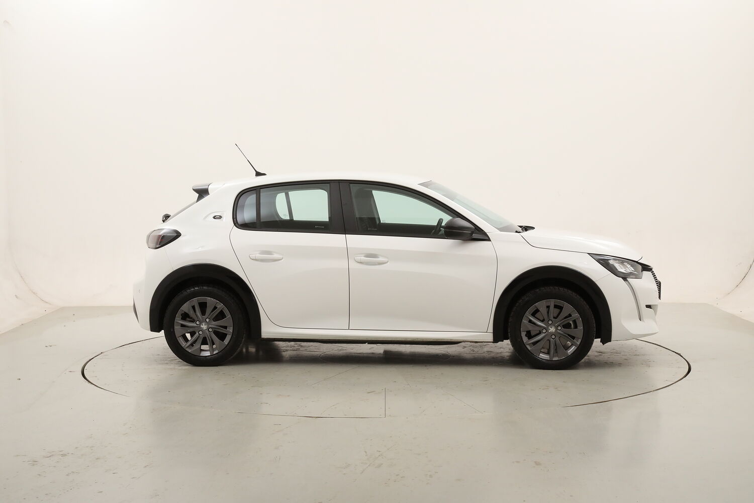Peugeot 208 Active Pack usata del 2021 con 68.401 km