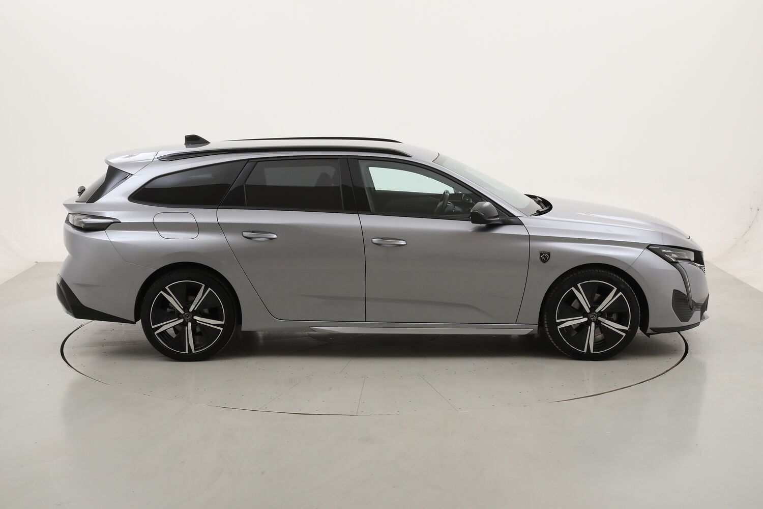 Peugeot 308 SW GT EAT8 usata del 2025 con 21.431 km