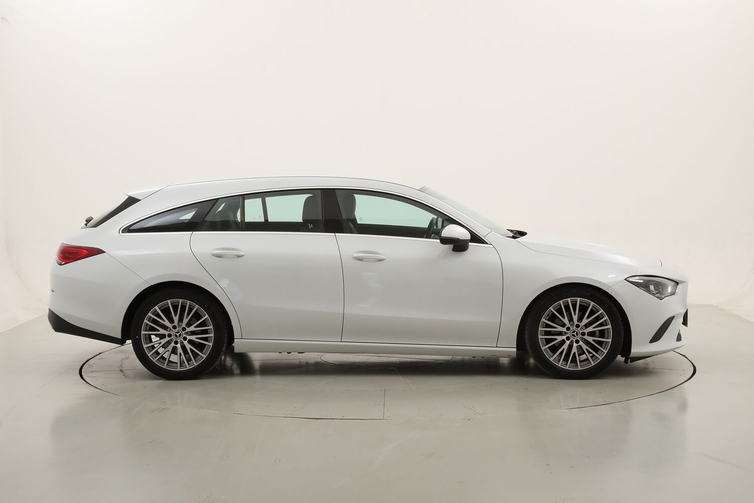 Mercedes CLA Shooting Brake 180d Sport usata del 2022 con 134.274 km