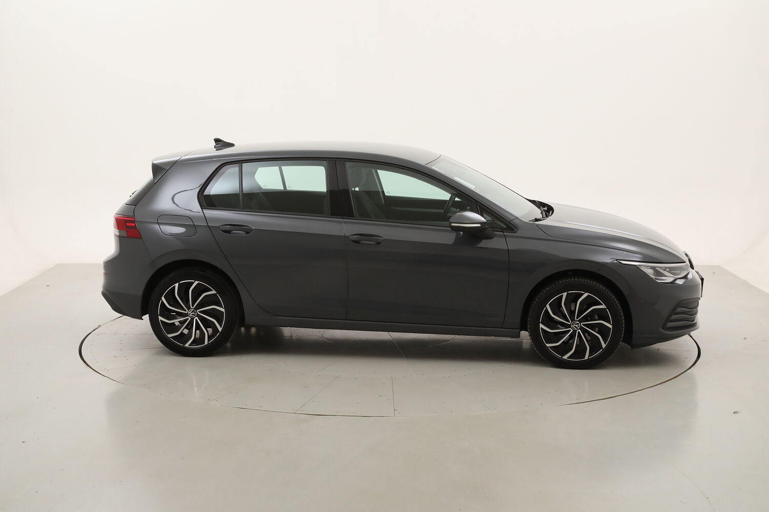 Volkswagen Golf Life DSG usata del 2022 con 77.113 km