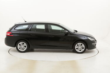 Peugeot 308 SW Business usata del 2017 con 98.715 km