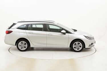 Opel Astra ST Business usata del 2017 con 92.332 km