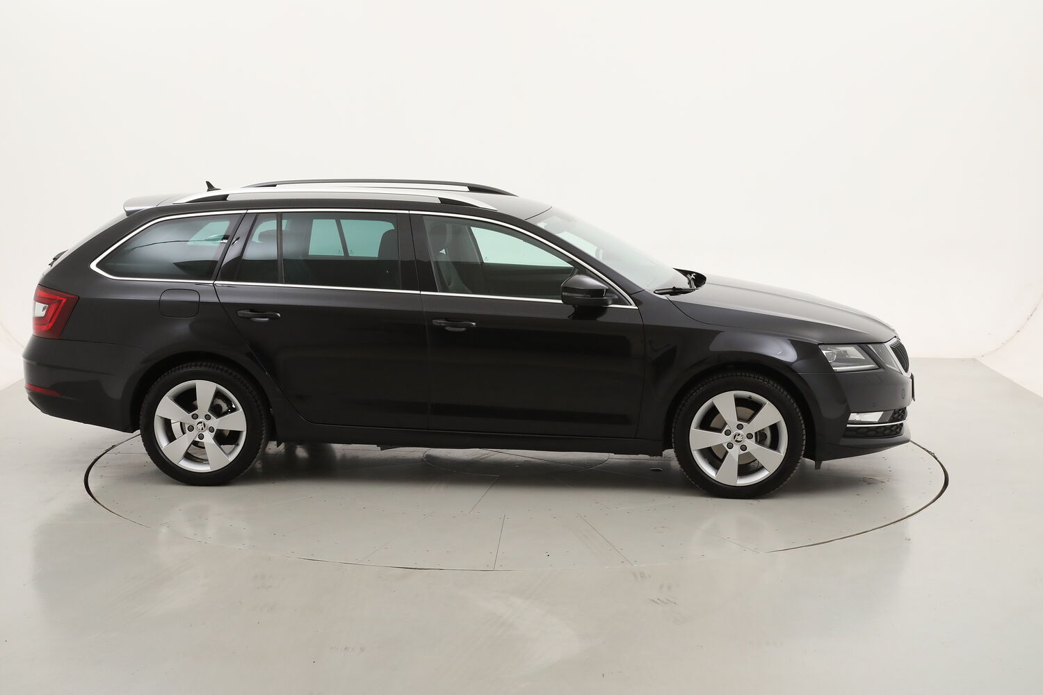 Skoda Octavia Wagon Style DSG usata del 2020 con 98.700 km
