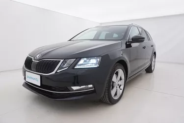 Skoda Octavia Wagon Style DSG 2.0 Diesel 150CV Automatico Visione frontale