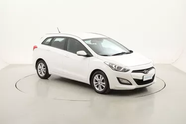 Hyundai i30 Wagon Comfort 1.6 Diesel 110CV Manuale Hyundai i30 Wagon Comfort 1.6 Diesel 110CV Manuale