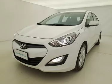 Hyundai i30 Wagon Comfort 1.6 Diesel 110CV Manuale Visione frontale