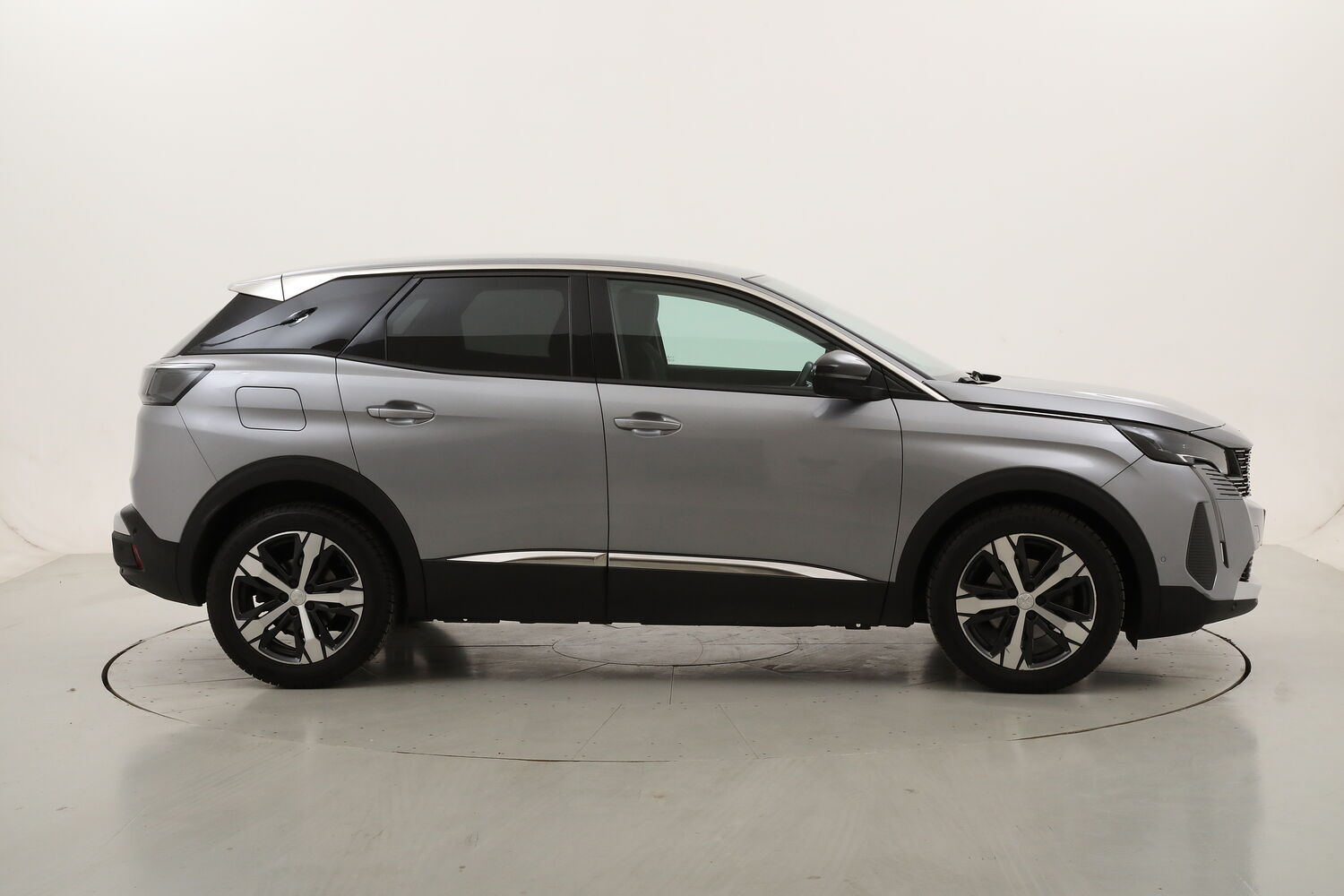 Peugeot 3008 Allure Pack usata del 2022 con 113.256 km
