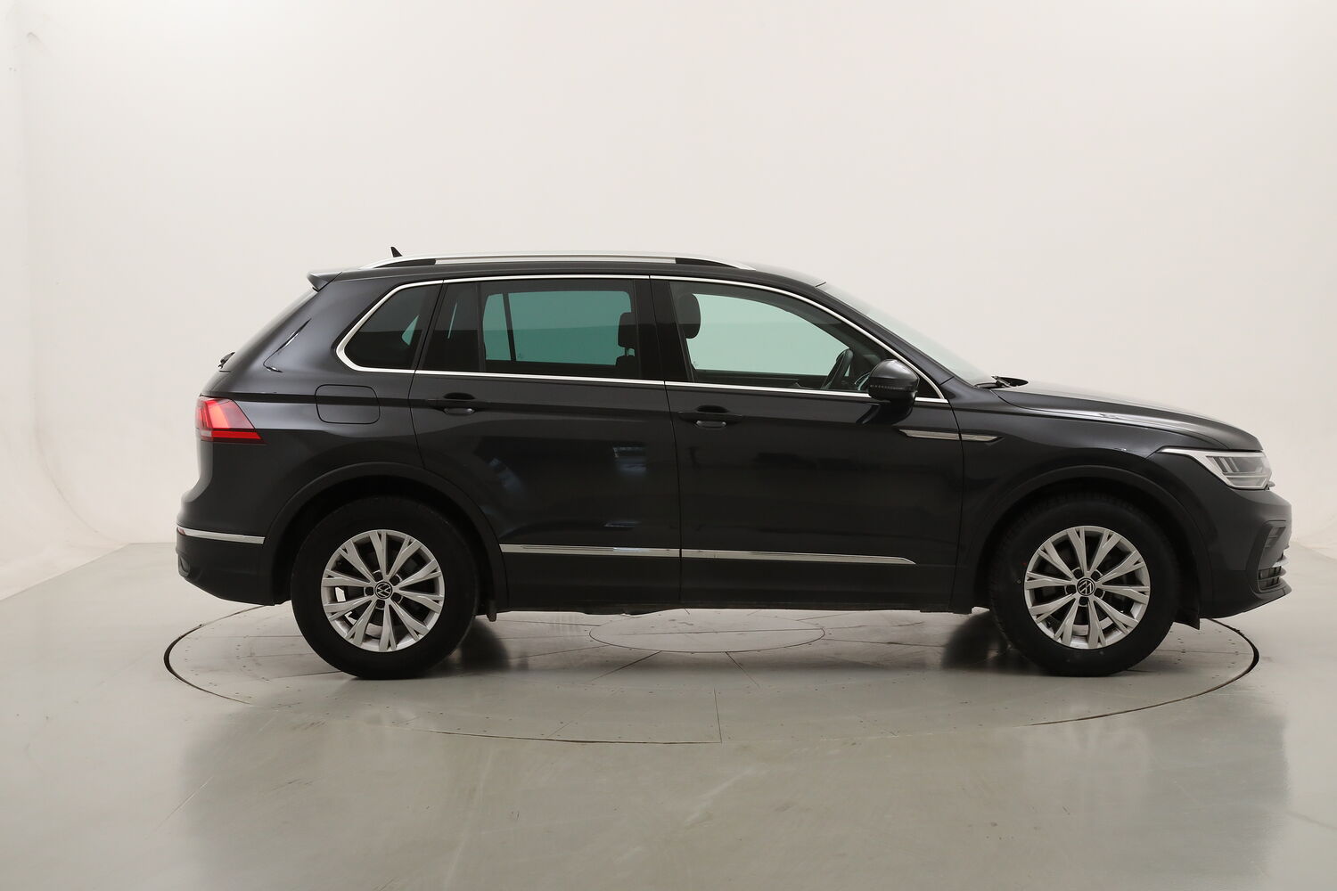 Volkswagen Tiguan Life DSG usata del 2023 con 44.535 km