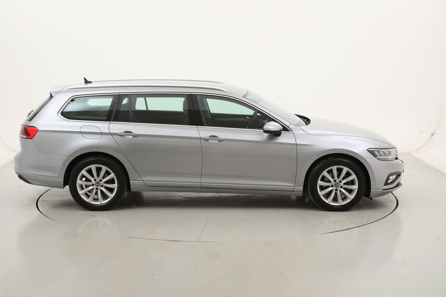 Volkswagen Passat Variant Business DSG usata del 2021 con 115.710 km