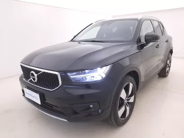 Volvo XC40 Momentum Pro Geartronic 1.5 Benzina 163CV Automatico Visione frontale
