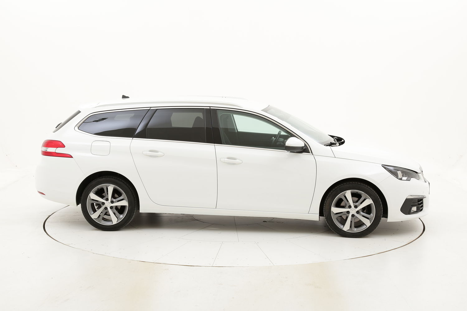 Peugeot 308 usata del 2017 con 118.546 km