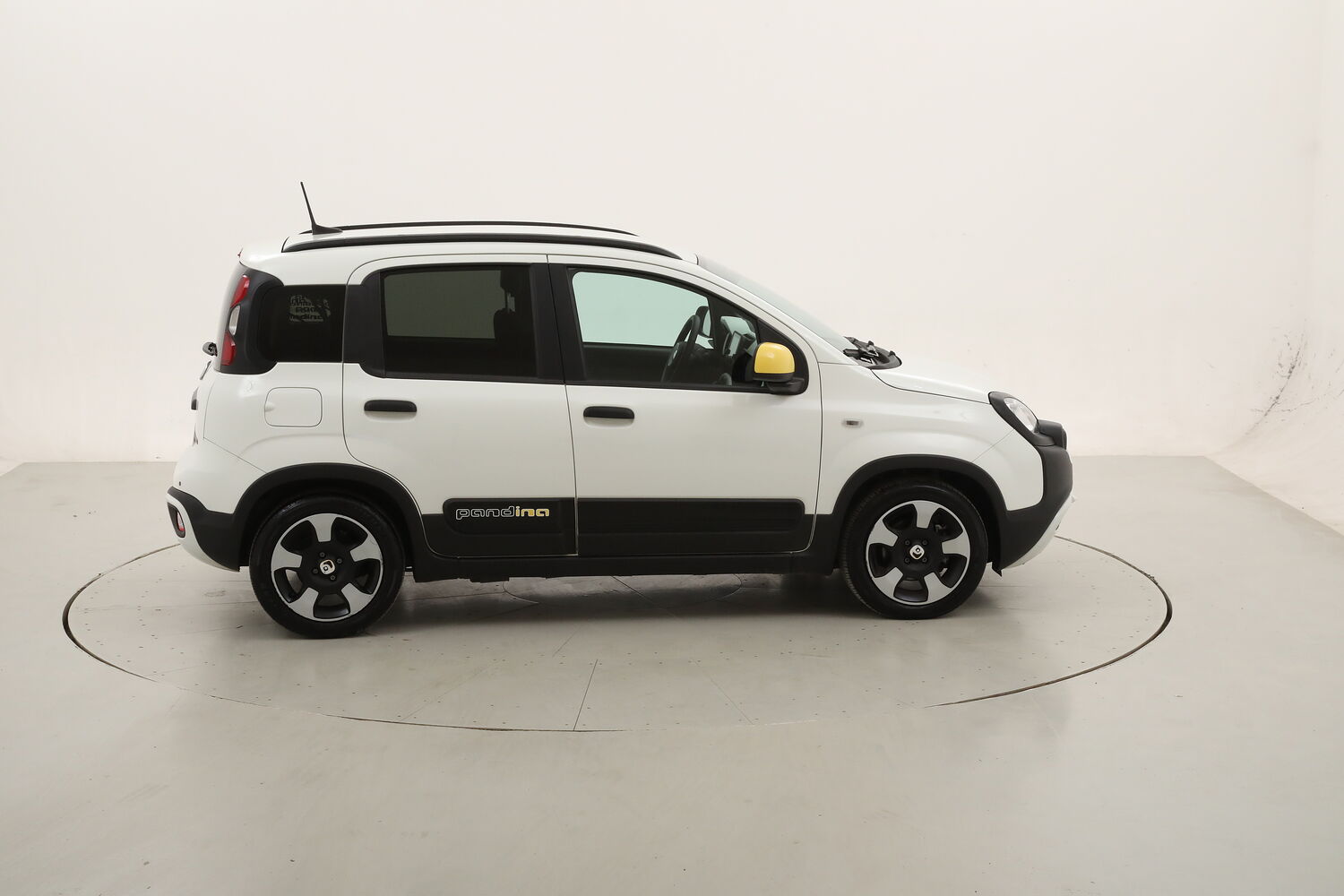 Fiat Panda Hybrid Pandina Cross usata del 2025 con 17.553 km